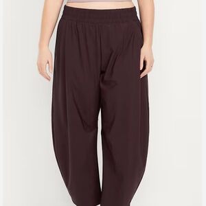 Old Navy Sleek Tech Go-Dry Barrel Pants | High Rise | Athleisure